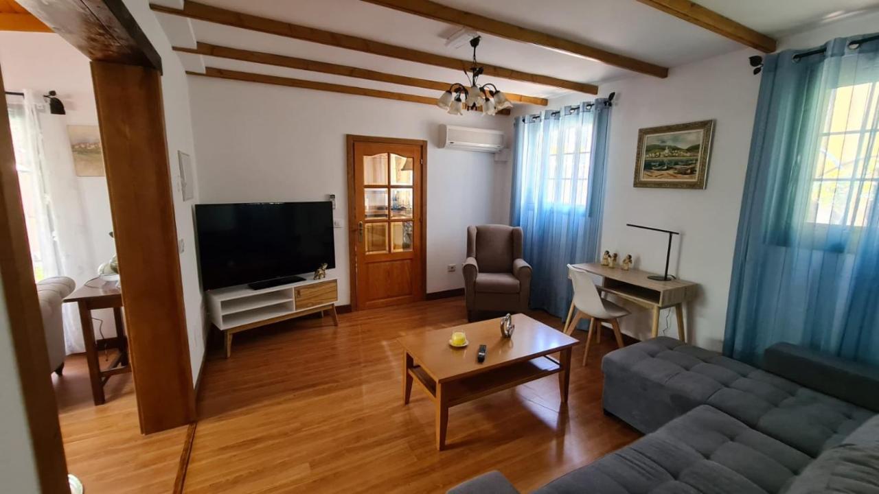 El Llanete Villa Vega de San Mateo Bagian luar foto